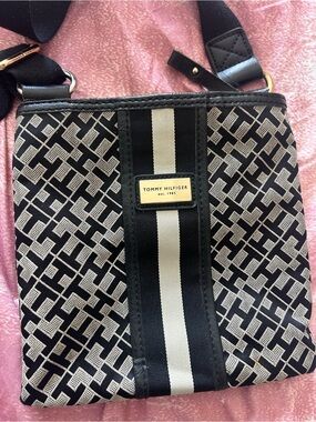 Tommy Hilfiger Black & White Patterned Crossbody Messenger
